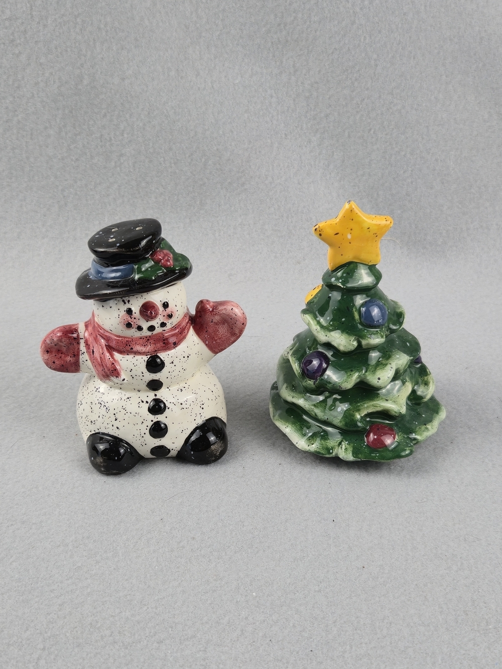 Enesco Julie Ueland Ceramic Snowman Christmas Tree Salt Pepper Shakers Vintage